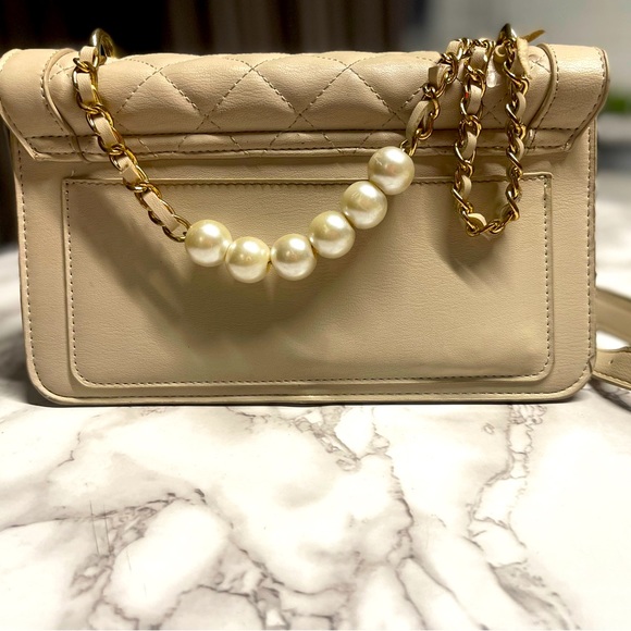 Badgley Mischka Studs Crossbody Bag Beige/Gold Vegan Leather - Picture 2 of 5